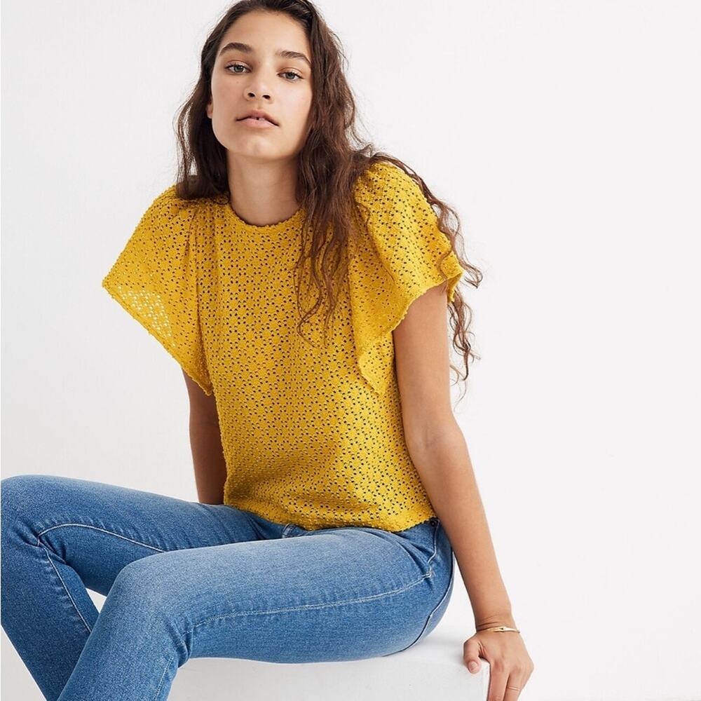 Madewell Texture & Thread Eyelet Flutter Sleeve Top in Mystic‎ Yellow Size L